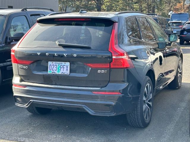 2023 Volvo XC60 Plus Dark Theme