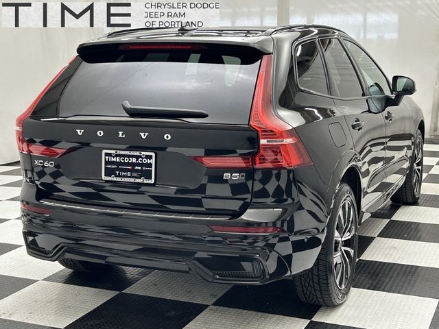 2023 Volvo XC60 Plus Dark Theme