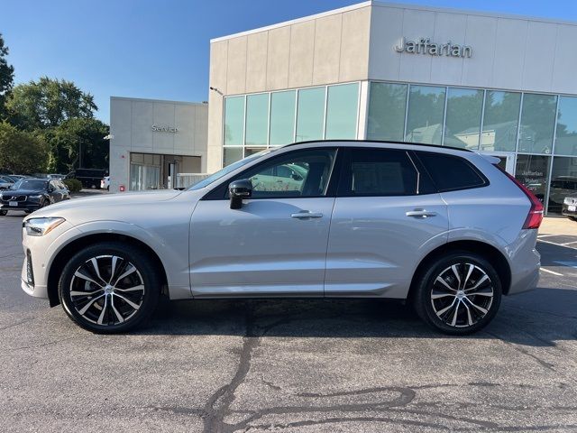 2023 Volvo XC60 Plus Dark Theme