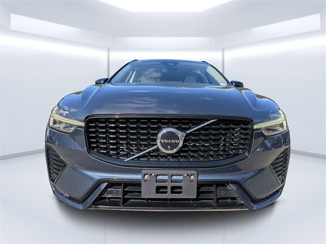 2023 Volvo XC60 Plus Dark Theme