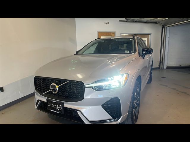 2023 Volvo XC60 Plus Dark Theme