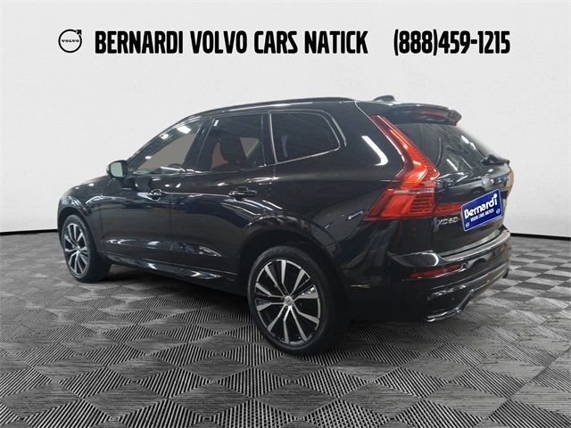 2023 Volvo XC60 Plus Dark Theme