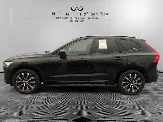 2023 Volvo XC60 Plus Dark Theme