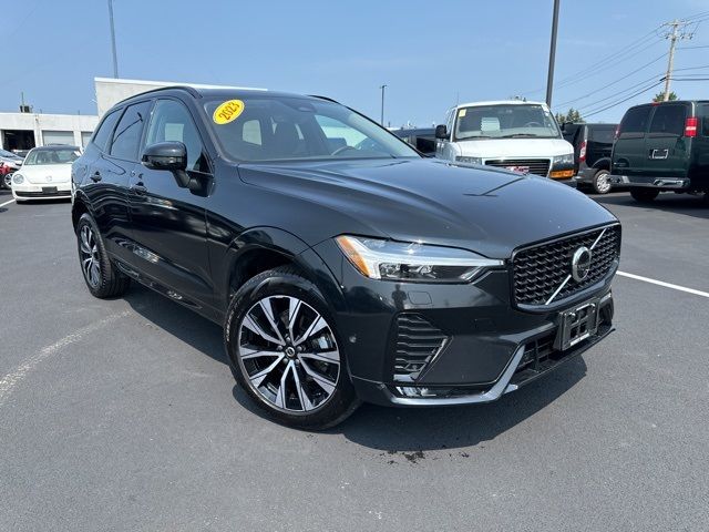 2023 Volvo XC60 Plus Dark Theme