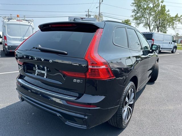 2023 Volvo XC60 Plus Dark Theme