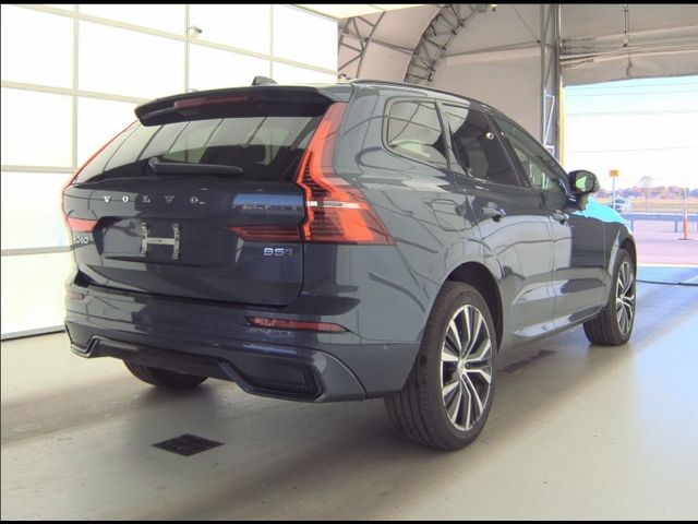 2023 Volvo XC60 Plus Dark Theme