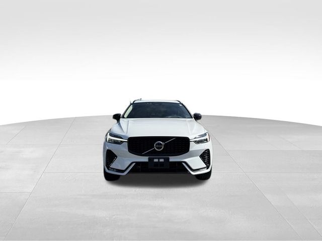 2023 Volvo XC60 Plus Dark Theme