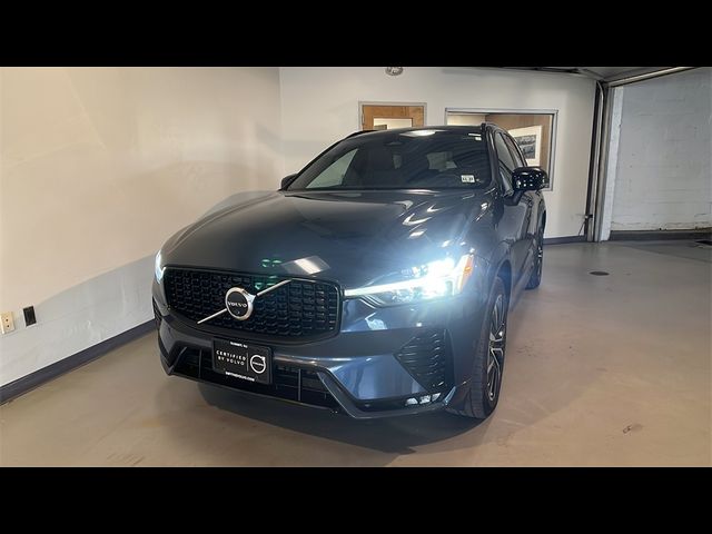 2023 Volvo XC60 Plus Dark Theme