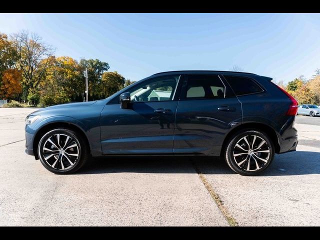 2023 Volvo XC60 Plus Dark Theme