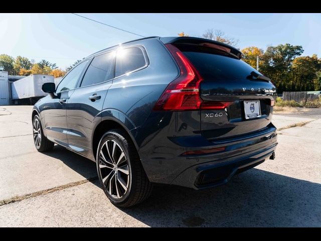 2023 Volvo XC60 Plus Dark Theme