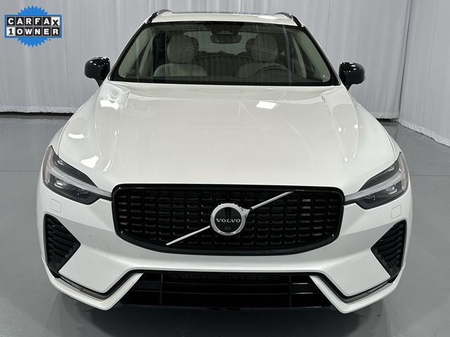 2023 Volvo XC60 Plus Dark Theme