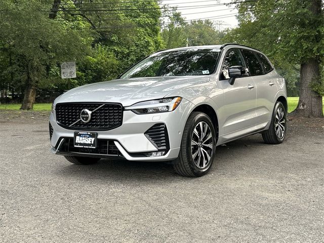 2023 Volvo XC60 Plus Dark Theme