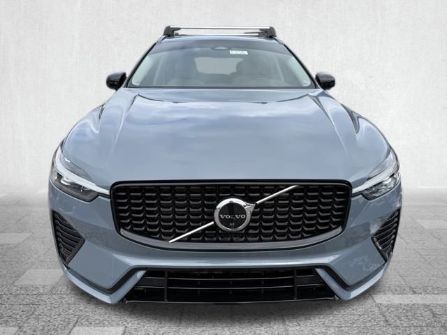 2023 Volvo XC60 Plus Dark Theme