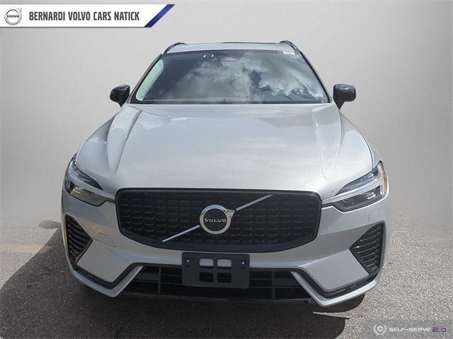 2023 Volvo XC60 Plus Dark Theme