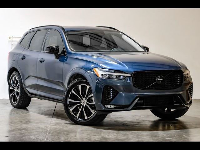 2023 Volvo XC60 Plus Dark Theme