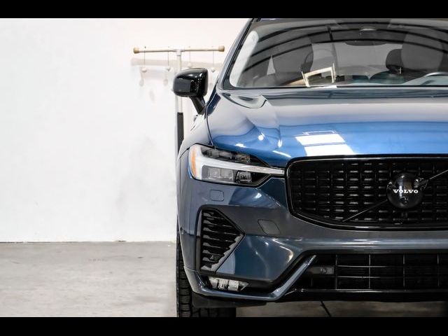 2023 Volvo XC60 Plus Dark Theme