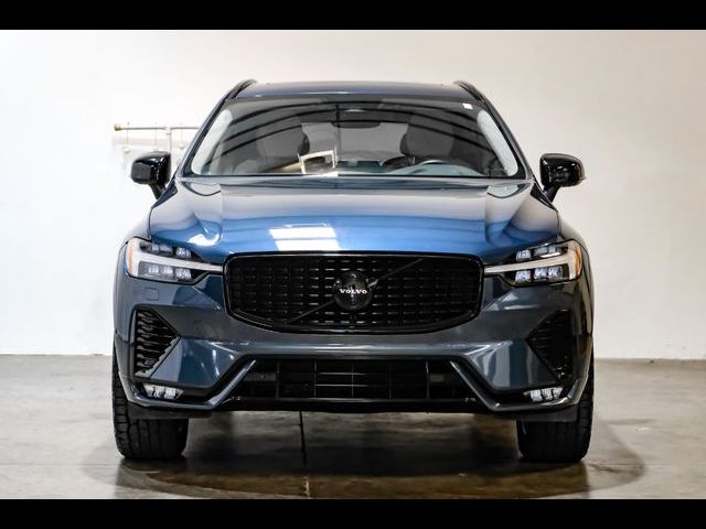 2023 Volvo XC60 Plus Dark Theme