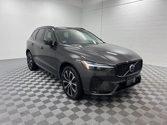 2023 Volvo XC60 Plus Dark Theme