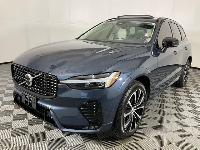 2023 Volvo XC60 Plus Dark Theme