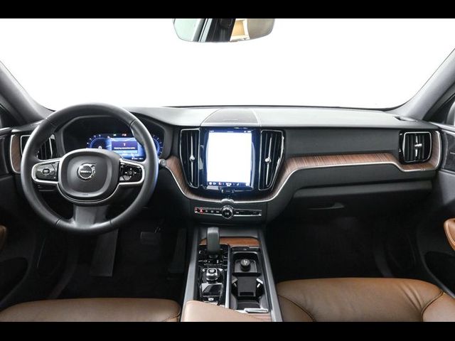 2023 Volvo XC60 Plus Dark Theme