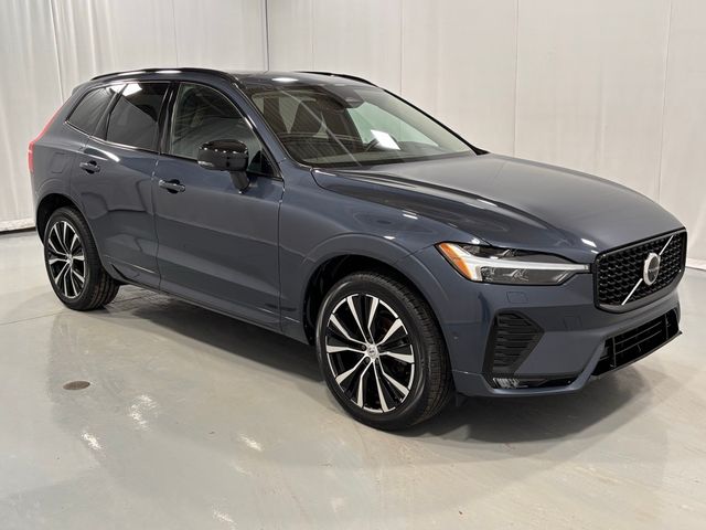 2023 Volvo XC60 Plus Dark Theme
