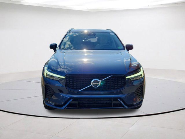 2023 Volvo XC60 Plus Dark Theme