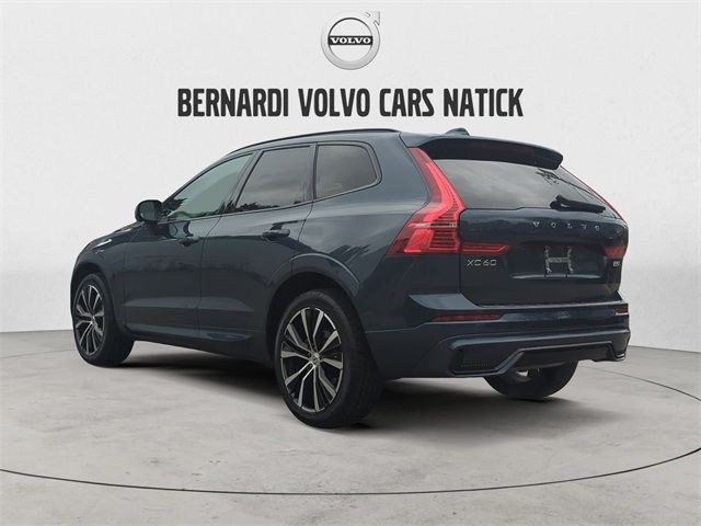 2023 Volvo XC60 Plus Dark Theme