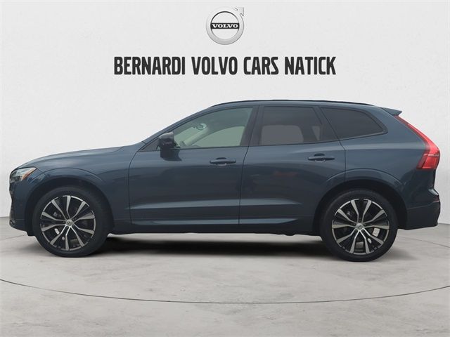 2023 Volvo XC60 Plus Dark Theme