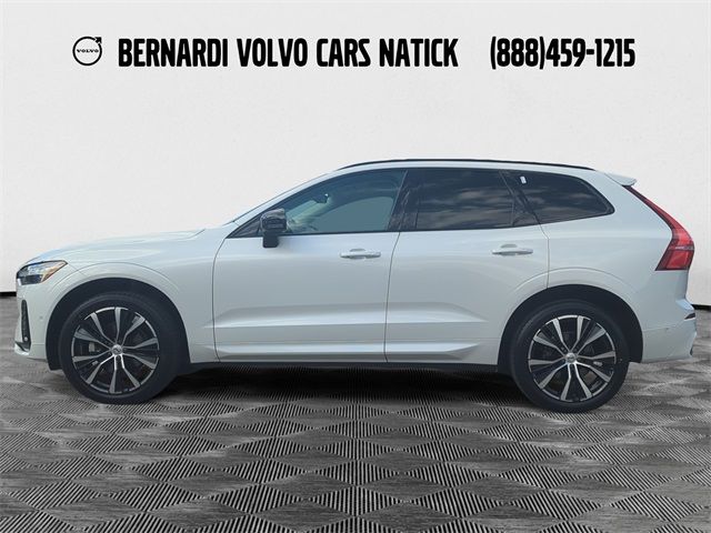 2023 Volvo XC60 Plus Dark Theme