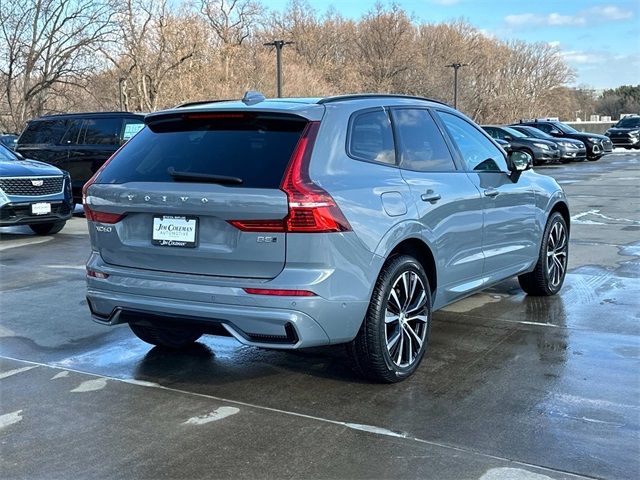 2023 Volvo XC60 Plus Dark Theme