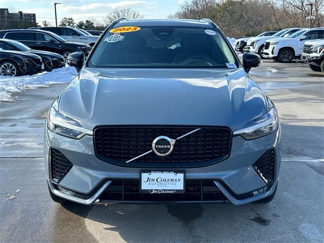 2023 Volvo XC60 Plus Dark Theme