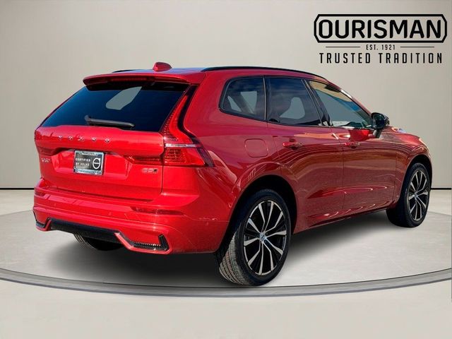 2023 Volvo XC60 Plus Dark Theme