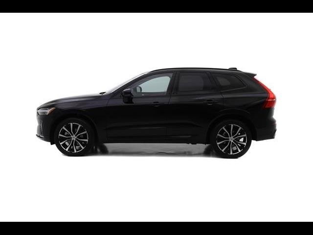 2023 Volvo XC60 Plus Dark Theme