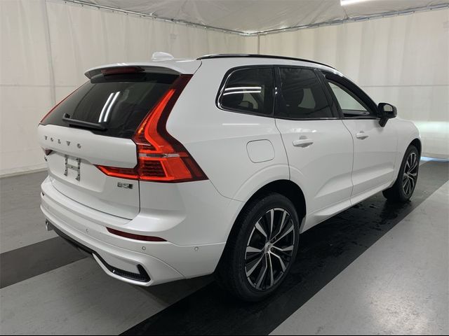 2023 Volvo XC60 Plus Dark Theme