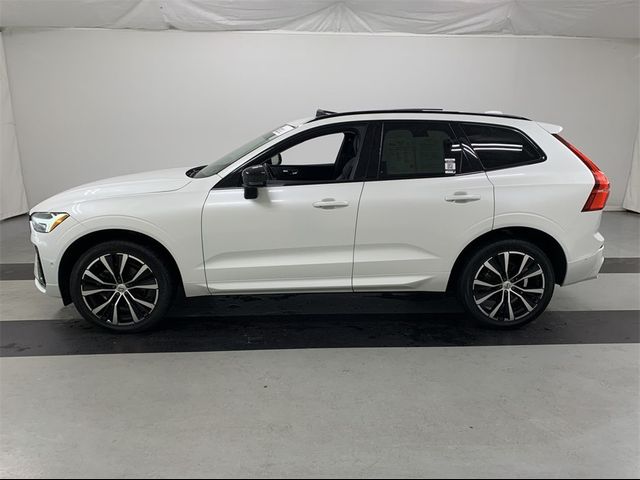 2023 Volvo XC60 Plus Dark Theme