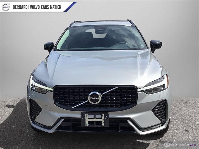 2023 Volvo XC60 Plus Dark Theme