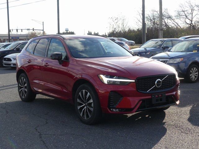 2023 Volvo XC60 Plus Dark Theme