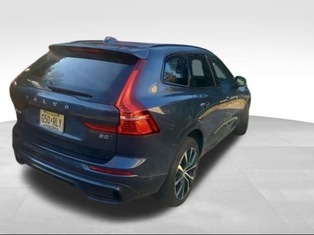 2023 Volvo XC60 Plus Dark Theme