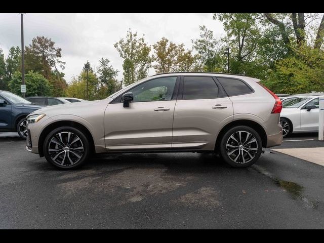 2023 Volvo XC60 Plus Dark Theme