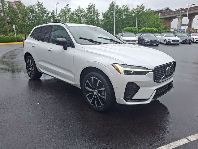 2023 Volvo XC60 Plus Dark Theme