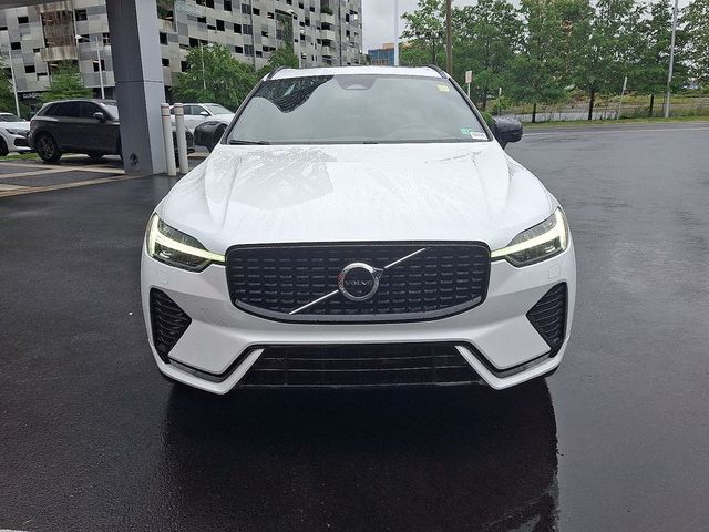 2023 Volvo XC60 Plus Dark Theme