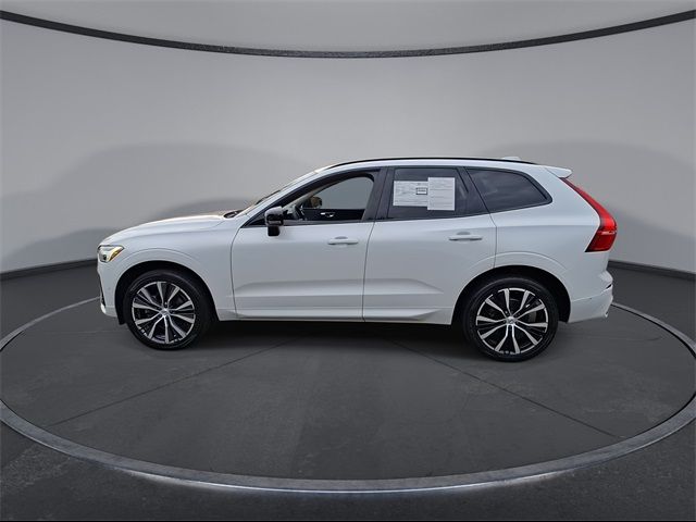 2023 Volvo XC60 Plus Dark Theme