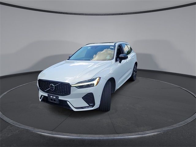 2023 Volvo XC60 Plus Dark Theme