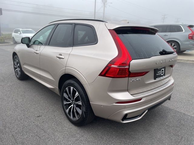 2023 Volvo XC60 Plus Dark Theme