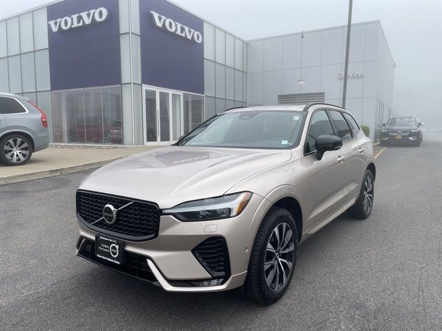 2023 Volvo XC60 Plus Dark Theme