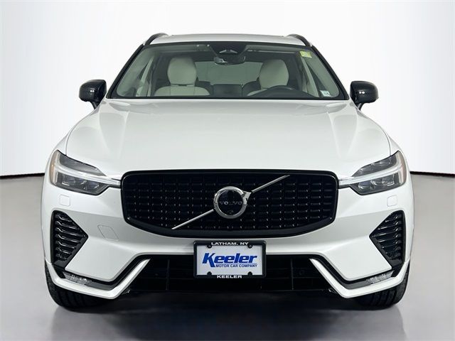 2023 Volvo XC60 Plus Dark Theme