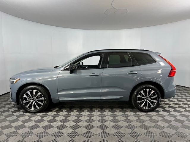 2023 Volvo XC60 Plus Dark Theme