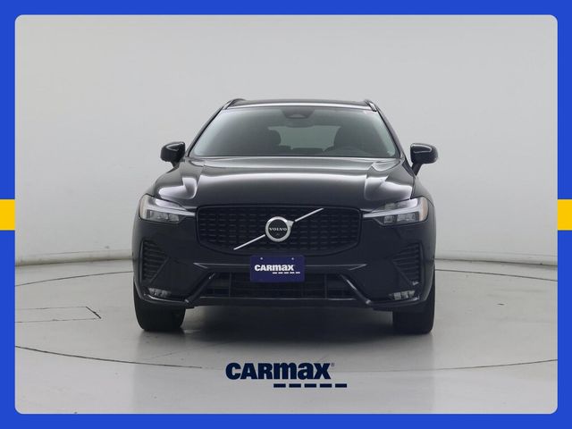 2023 Volvo XC60 Plus Dark Theme