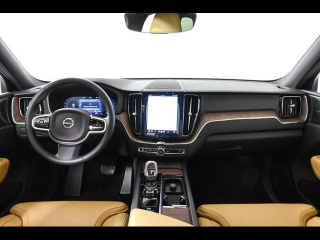 2023 Volvo XC60 Ultimate Bright Theme