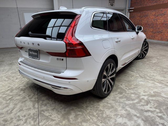 2023 Volvo XC60 Ultimate Bright Theme